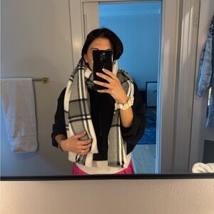 Super Cozy Michael Stars Plaid Wool Scarf in Gray, Black and White